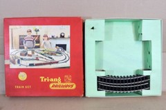 TRIANG RPA BR CLOCKWORK 0-6-0 TANK LOCOMOTIVE & COACH SET ob