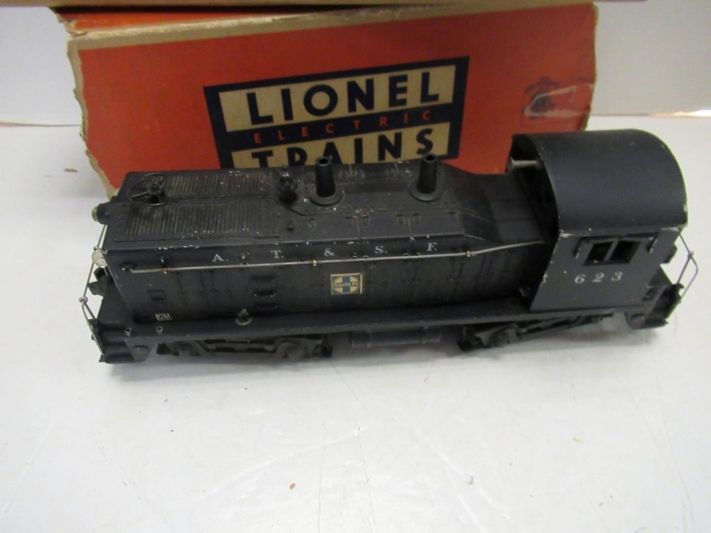 LIONEL TRAINS POST-WAR 623 SANTA FE SWITCHER- RUNS WELL – 027-VG -B2