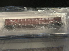 Kato N 176-4826 Norfolk Southern SD40-2 + 3 Trainworx NS Gondolas – New!