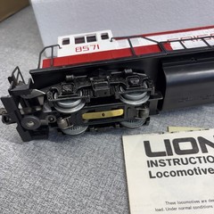 Lionel Trains Frisco U36B Diesel Engine Pair Item #6-8571 Powered & 6-8572 Dummy