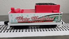 Lionel Christmas WW #1223 LC/BT 0-8-0 Steam Engine w/ Remote & 4 Pieces Of Track