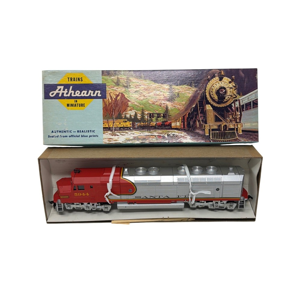 Athearn HO Santa Fe 5944 3305 Locomotive Train Engine Boxed