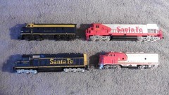 4 Miniature Sante Fe Replica Locomotive Die Cast Trains #4015 #307 #8731 #1762