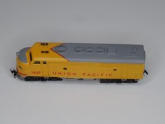 Model Power HO Scale 1:87 Union Pacific #6603 F9 Single Drive UP 1667 Locomotive