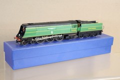 HORNBY R320 KIT BUILT SOUTHERN 4-6-2 BATTLE of BRITAIN LOCO 21C165 HURRICANE op