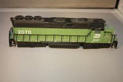 Burlington Northern train, loco 2070 with three cars HO