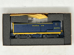 Athearn 2279 HO Scale 3701 S-12 Locomotive ATSF/Santa Fe Powered PWR