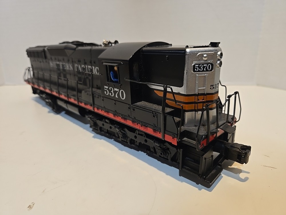 Walthers Proto HO Scale Southern Pacific EMD SD9 Black Widow DCC Sound #5370