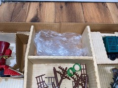 **PARTS** Lionel 6‑1053 “James Gang” Steam Train Set With Buildings & Track