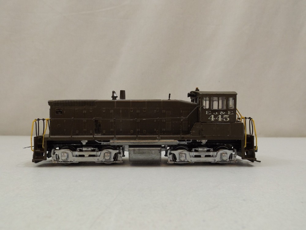 HO Athearn #445 EJ&E diesel engine, custom painted