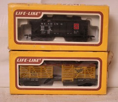 Vintage HO Scale Life-Like MKT the Katy Stock Car & Reading Coal Hopper