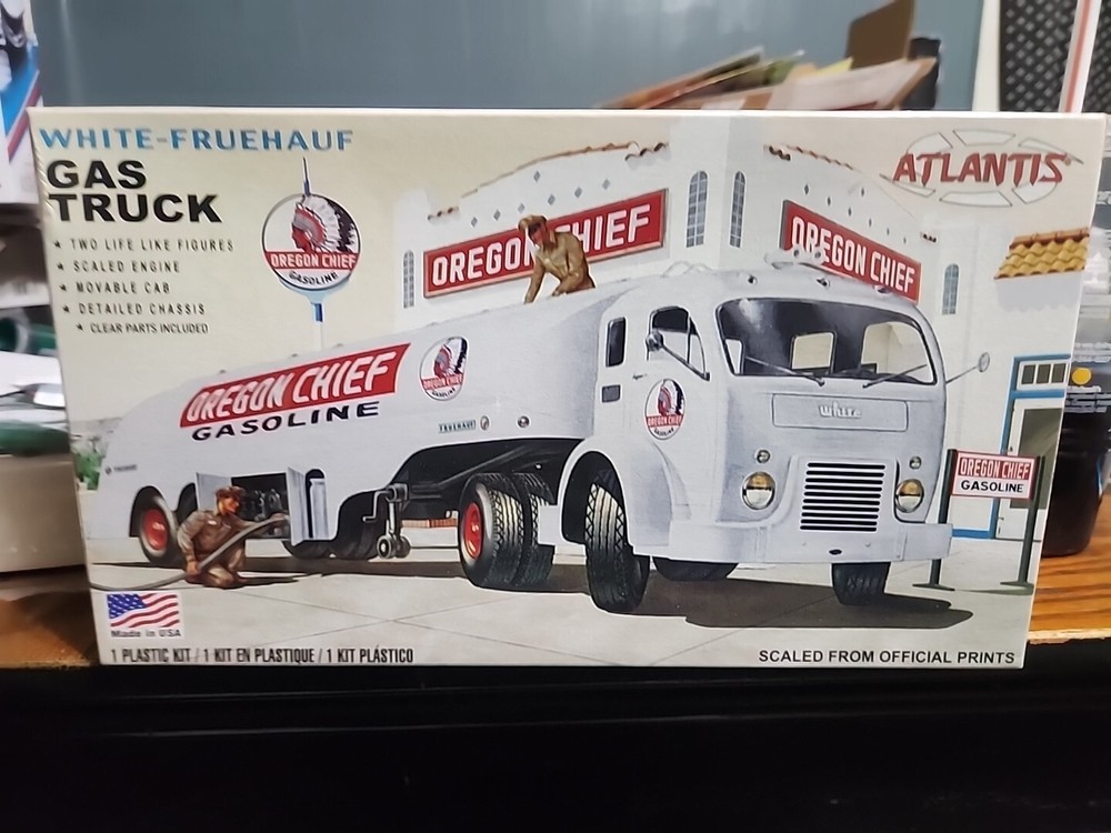 Atlantis White-fruehauf Model Kit 1/48 Scale Oregon Cheif Gasoline