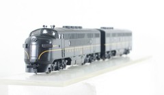 HO Stewart / Kato Pennsylvania Railroad EMD F3 A-B Diesel Set Powered & Dummy