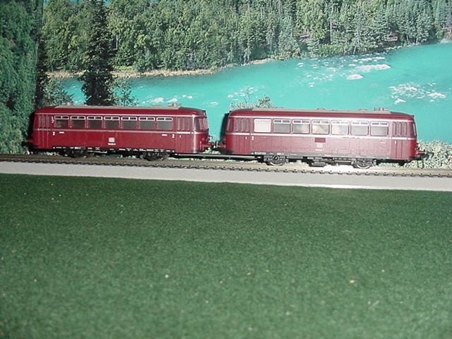 Fleischmann 4400 1372/2 2 Cars Railbus DB HO Scale Loco