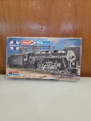 #5816 Monogram Santa Fel Hudson Steam Locomotive Snap-Tite HO Model Kit SEALED