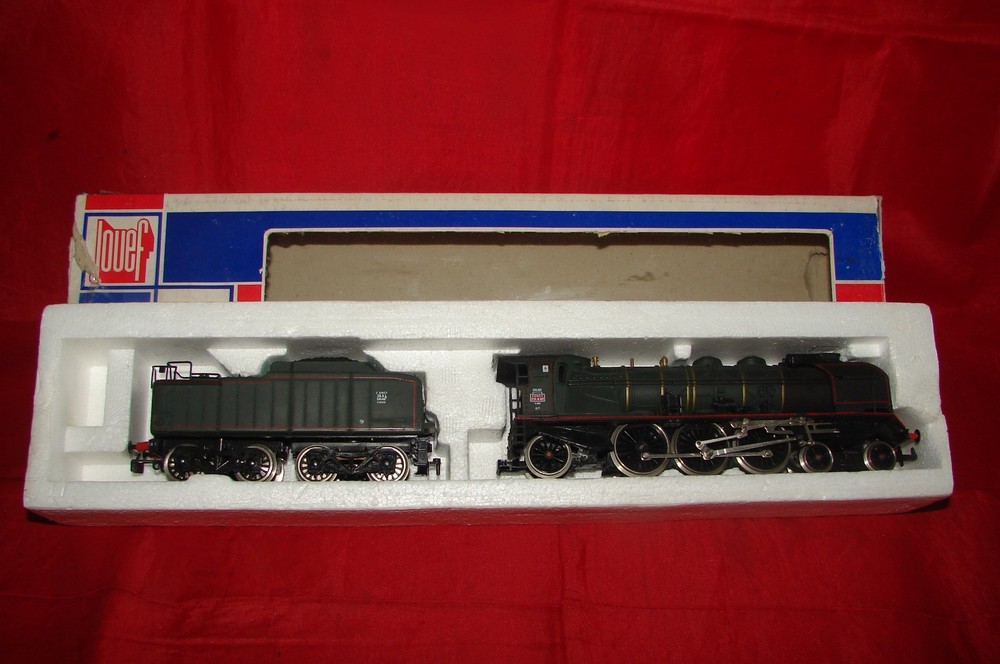 JOUEF HO STEAM LOCOMOTIVE 231 K 82 TENDER 38 AI ELECTRIC TRAIN box 8355