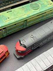 0 & H.O. Scale Model Railroad Train Lot As Found Box Cars NO MOTORS!