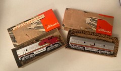 HO Scale Athearn, F7A Diesel Locomotive, Santa Fe Red War Bonnet – A And B Unit