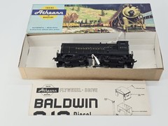 Athearn – Ho – Pennsylvania S-12 Powered Locomotive #3707 – Runs
