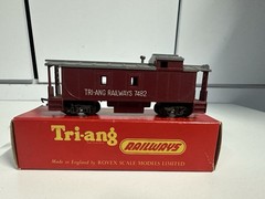 Triang R115 TC Series Caboose Tri-ang Railways 7482 Maroon Boxed