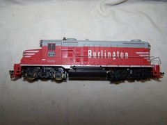 Mantua/Tyco HO Scale GP20 Diesel Locomotive Santa Fe(DC)