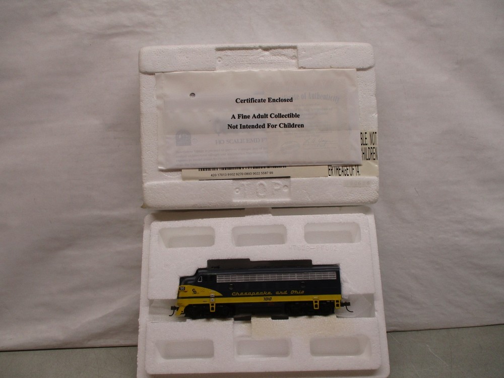 Hawthorne Village Chesapeake and Ohio 7010 EMD F7A Locomotive HO Scale
